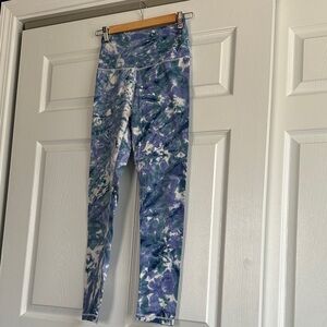 manduka Watercolor Tie-Dye Leggings in Blue, Green & White
